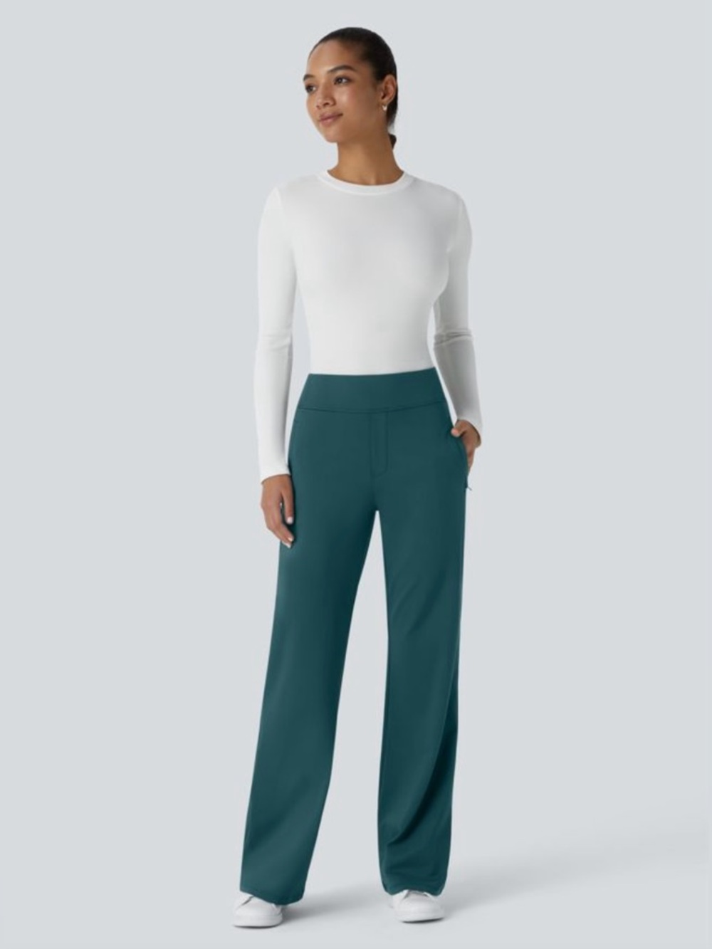 NWT. Halara Flex DayStretch Mid Rise, Work Flare Pants. Size medium, tall.